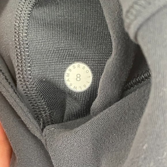 Lululemon Athletica Black Cropped Leggings Pockets Activewear Women's Size 8 - Picture 8 of 8